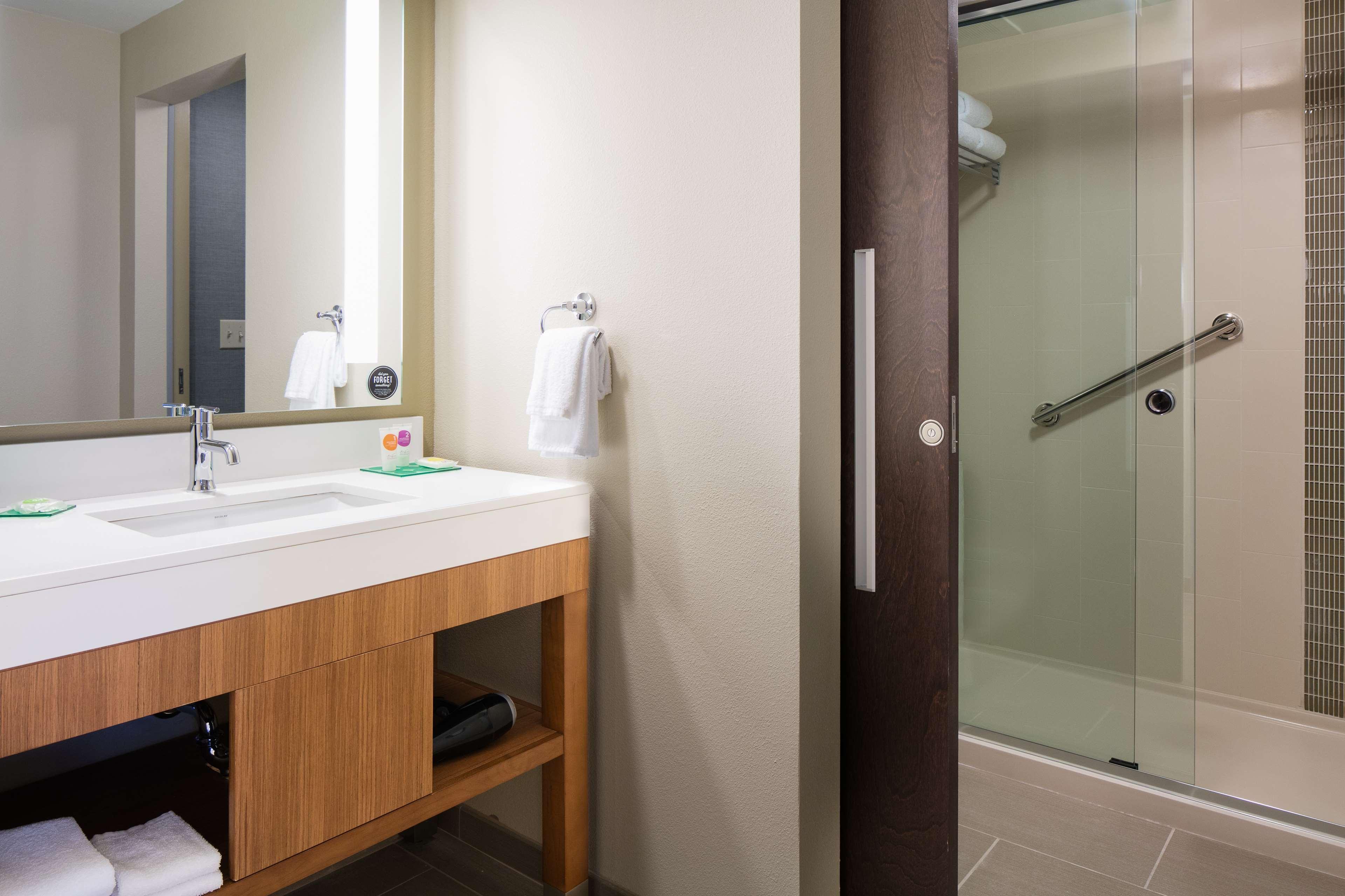 Hyatt Place Kansas City Lenexa City Center Bagian luar foto
