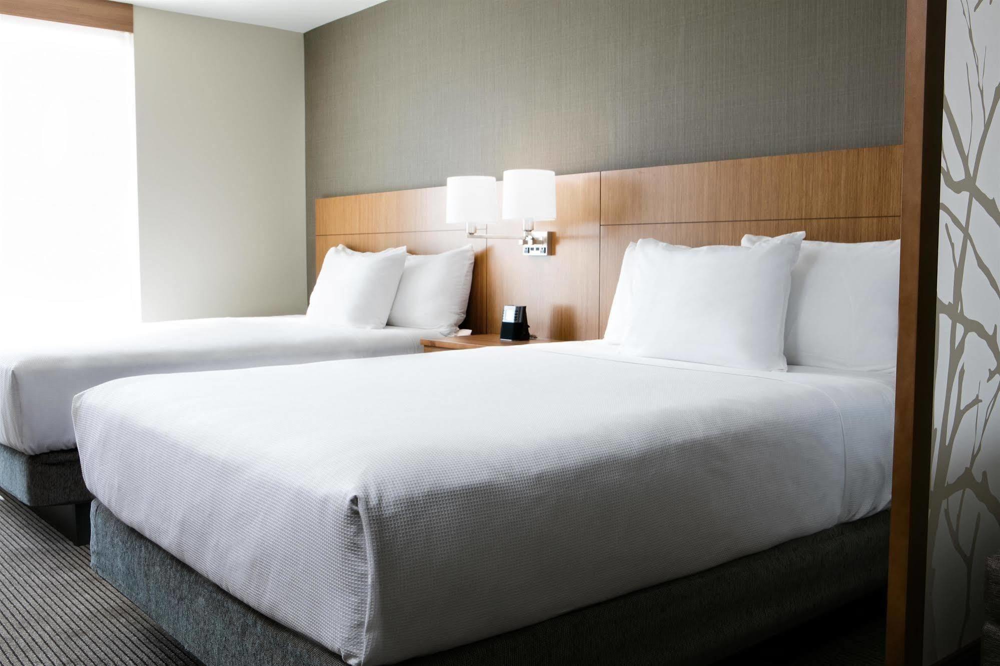 Hyatt Place Kansas City Lenexa City Center Bagian luar foto
