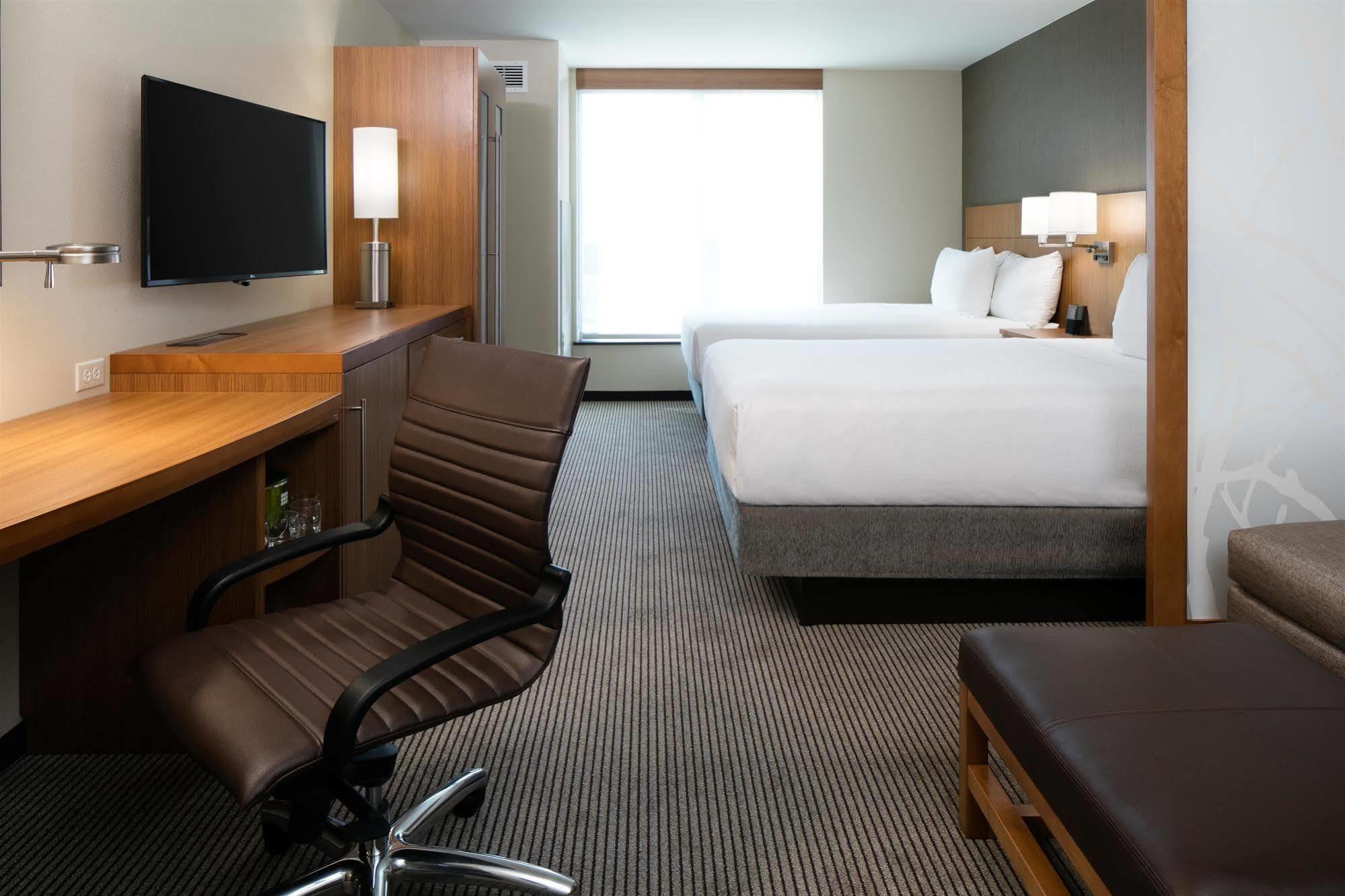 Hyatt Place Kansas City Lenexa City Center Bagian luar foto